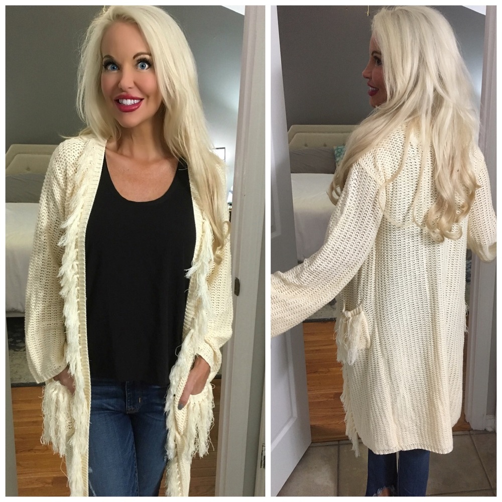 LAST 1! ❤️Cozy and soft ivory fringe coatigan! - Picture 3 of 3